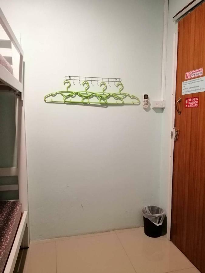 My Little Home Hostel Бангкок Экстерьер фото